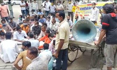 दिव्यांगों ने अपनी मांगों को लेकर सिरोही मुख्यालय के बाहर किया धरना प्रदर्शन