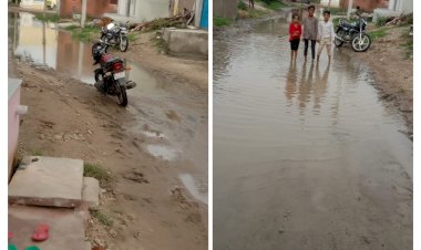 आम रास्ते में भरा पानी ग्रामीण हुए परेशान, बीमारियों का बढा खतरा