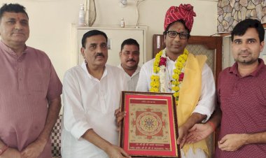 लोजपा के राष्ट्रीय महासचिव एवं उदयपुरवाटी के पूर्व विधायक रणवीर सिंह गुढा ने की पूजा