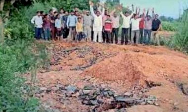 सड़क टूटने से एक दर्जन गांवों का खैरथल और पेहल से संपर्क कटा