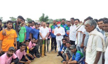 बिणजारी व तोषीना के बीच हुआ क्रिकेट मुकाबला