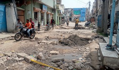 धीमी गति से सीवरेज का कार्य होने से आमजन परेशान