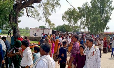 हरियाली अमावस्या पर मालासेरी डूंगरी के भंडारे में लगी भक्तों की लंबी कतार