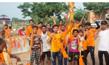 20 किमी लंबी निकली कावड़ यात्रा, भोले का किया अभिषेक