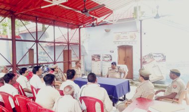 मुहर्रम पर्व को लेकर डिप्टी एसपी बलदेव सिंह ने ली अलापुर थाने में की पीस कमेटी की मीटिगं