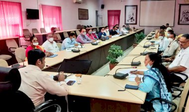 स्वाधीनता दिवस समारोह की पूर्व तैयारियों को लेकर जिला कलेक्ट्रेट सभागार में बैठक आयोजित