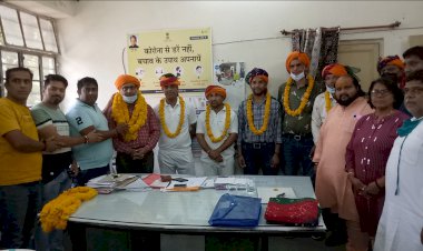 भारतीय सिन्धू सभा जिला महामंत्री के नेतृत्व में आरसीएमएचओ को किया सम्मानित