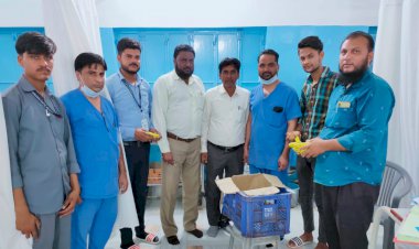 जन्मदिन पर हॉस्पिटल में मरीजों को फल किए वितरित