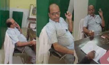 मरीज बैठा रहा डॉक्टर के सामने, नशे में डॉक्टर पीता रहा सिगरेट