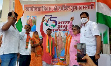 राष्ट्र भक्ति का संगम गूंजे भारत माता के जयकारे, भाजपाइयों ने किया पूरा शहर तिरंगा मय