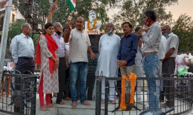 स्वतंत्र दिवस की शाम एक दीया शहीदो के नाम कार्यक्रम संपन्न