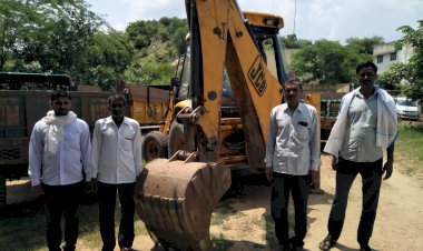 अवैध खनन करते दो ट्रैक्टर ट्रॉली व जेसीबी जप्त