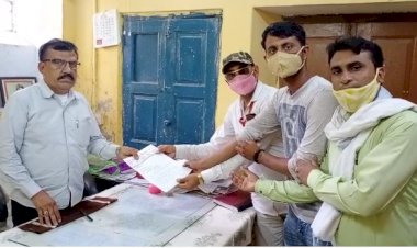 शिक्षक संघ ने अपनी मांगों को लेकर मुख्यमंत्री के नाम तहसीलदार को सौपा ज्ञापन
