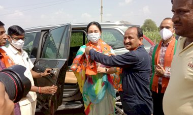 सांसद दीया कुमारी का अलवर आगमन पर भाजपा कार्यकर्ताओं ने किया स्वागत
