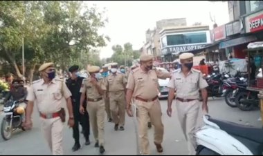 नवनियुक्त थानाधिकारी प्रेमप्रकाश ने कस्बे में किया फ्लैग मार्च