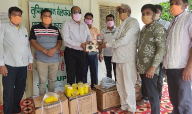 कृषकों को लुपिन ने प्रदान की पाॅवर व्रीडर स्प्रे मशीन