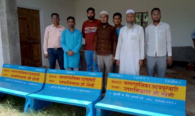 कब्रिस्तान काजियान व कब्रिस्तान बणी में नगरपालिका ने लगाई बैठने के लिए कुर्सियां
