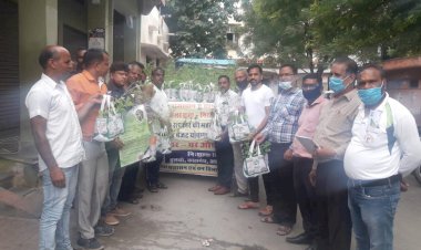 घर घर औषधि योजना के तहत गुरला में किया गया औषधीय पौधों का वितरण