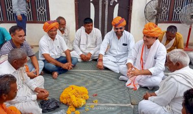 अजय बोहरा के नेतृत्व में कांग्रेसी कार्यकर्ताओं ने घर-घर जाकर कांग्रेस के पक्ष में मांगे वोट