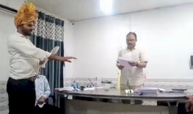एसडीएम ने वार्ड नंबर 13 से निर्विरोध डॉक्टर आरिफ खान को पंचायत समिति सदस्य की दिलाई शपथ