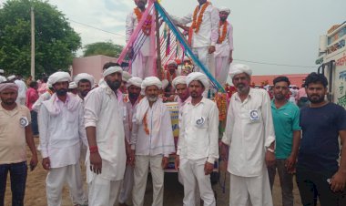 किशोरपुरा में ख्यालीवाला कुआ पर हीरामल कालश देव एवं देवनारायण भगवान की मूर्तियों की हुई स्थापना