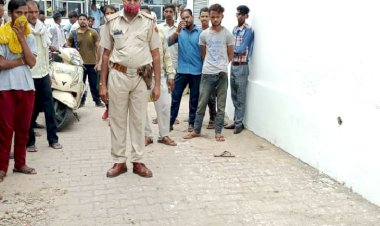 सड़क पर पड़ा मिला युवक का शव, रविवार को घर से हुआ था लापता