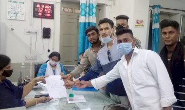 कॉलेज में साफ सफाई व सेनेटाइजर छिड़काव के लिए सौपा ज्ञापन