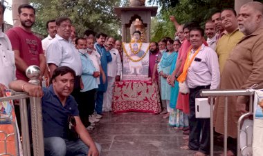 भीलवाड़ा में सिंधुपति महाराजा दाहिरसेन 1352वी जयंती की पूर्व संध्या पर दीपदान