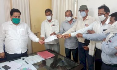 उपखंड अधिकारी को प्रबोधक संघ ने दिया ज्ञापन