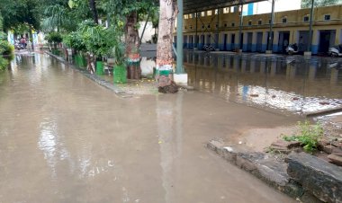पानी का निकास मार्ग अवरूद्ध, विधालय परिसर बना तालाब