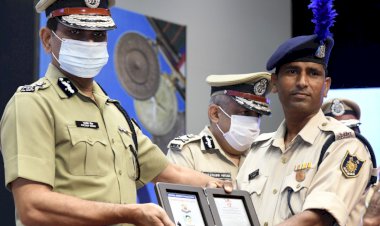 जम्मू कश्मीर में खूंखार आतंकवादी को मार गिराने वाले सीआरपीएफ के जवान कैलाश प्रसाद को मिला राष्ट्रपति वीरता पुरस्कार