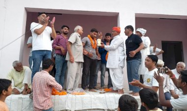 जिला एथलेटिक्स गोला फेंक प्रतियोगिता में स्वर्ण पदक विजेता कृष्ण यादव का किया जोरदार स्वागत