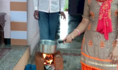 रसोई गैस के दाम बढ़ने के बाद गांवों के लोग सिलेंडर का यूं कर रहे उपयोग