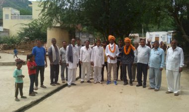 मणकसास में 70 साल बाद में हुआ सीसी सड़क का निर्माण, ग्रामीणों ने सरपंच किया अभिनंदन