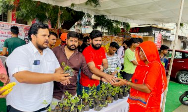 पायलेट के जन्मदिवस पर युवा कांग्रेस ने पौधे किए वितरण