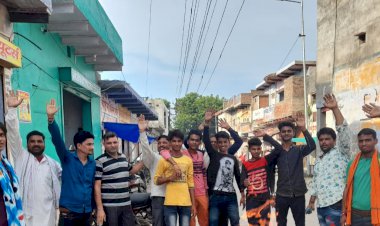 रैफरल चिकित्सालय में व्याप्त अव्यवस्थाओ और बदहाल चिकित्सा सेवाओं के विरोध में भाजपा ने विरोध प्रदर्शन कर फूंका मुख्यमंत्री का पुतला