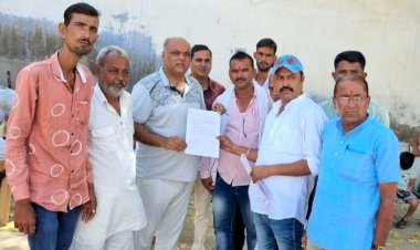 दिलढाणी राजकीय उच्च प्राथमिक विद्यालय को माध्यमिक विद्यालय में क्रमोन्नत करने हेतु ग्रामीणों ने सौपा ज्ञापन