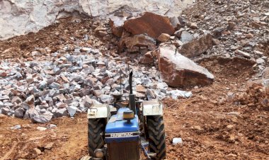 गाधानेर पहाड 13 अवैध खनन माफिया नामजद, विस्फोटक सामग्री सहित ड्रिल मशीन जप्त