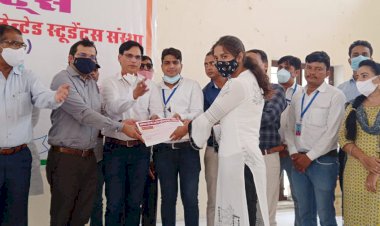 एफर्ट्स ने द्वितीय स्थापना दिवस पर बांटे चैक