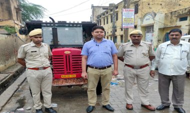 गोविंदगढ़ पुलिस की कार्यवाही ट्रैक्टर ट्रोली से अवैध बजरी परिवहन करता हुआ एक व्यक्ति गिरफ्तार