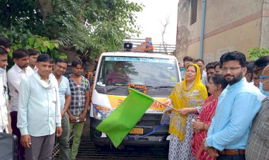 रामगढ़ क्षेत्र की तीन सीएचसी के लिए आई ऐम्बूलैंस, विधायक ने हरी झण्डी दिखा किया रवाना