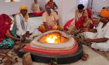 यज्ञ में आहुति देने से ही होता है सभी पापों का नाश -शास्त्री