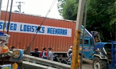 ट्रक ने मारी तीन विद्युत पोलो को टक्कर, विद्युत् आपूर्ती रही बाधित