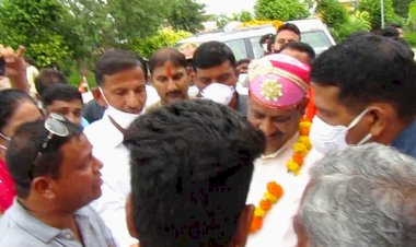 लोकसभा स्पीकर बिडला को पत्र देकर स्वराज ने की  सरेरी स्टेशन का नाम बारहठ परिवार के नाम करने की मांग