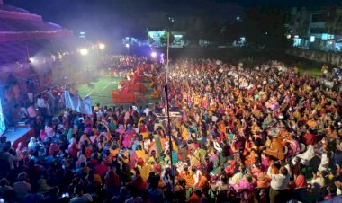 काशी की तर्ज पर पौन घण्टे तक मोर पंख सहित 9 तरह की आरती का हुआ समापन