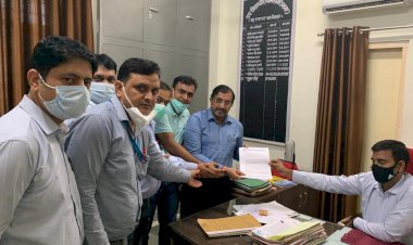 किसान आंदोलन से राजमार्ग के अवरुद्ध हो जाने से उद्योगपति परेशान, नीमराना इंडस्ट्रीज एसोसिएशन ने एसडीएम को ज्ञापन सौंपा