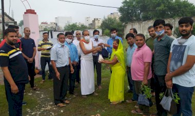 सुमंगल सेवा संस्थान एवं रामभक्तो टोली आजाद नगर की पहल  वैक्सीन लगाने का संकल्प दिलाकर किया 1270 औषधीय पौधो का नि:शुल्क वितरण