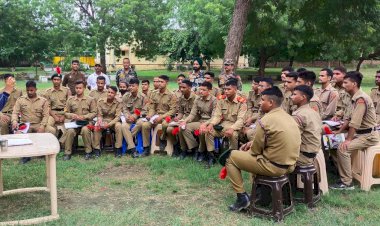 एनसीसी  वार्षिक प्रशिक्षण शिविर के दूसरे दिन हथियार प्रशिक्षण,ड्रिल सीखा,पूर्व कैडेट ने ली कक्षाएं