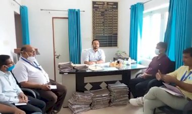 बानसूर में रीट परीक्षा को लेकर उपखंड अधिकारी राकेश मीणा ने की समीक्षा बैठक