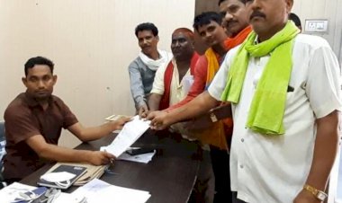 दो दर्जन सफाईकर्मी सफाई कार्य छोड़कर लूट रहे है मजे ,अन्य सफाईकर्मियों ने  विरोध जताते हुए दी सामूहिक अवकाश पर जाने की चेतावनी